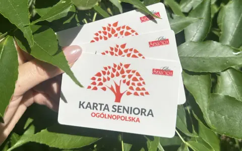 Karta Seniora Ogólnopolska. Dowiedz się, jak uzyskać kartę seniora i korzystać z jej przywilejów.
