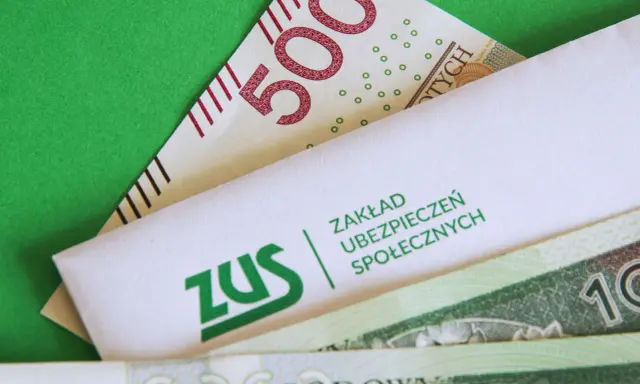 ZUS i banknot 500 zł. Symbol wsparcia dla osób niepełnosprawnych, nadzieja na lepsze jutro.